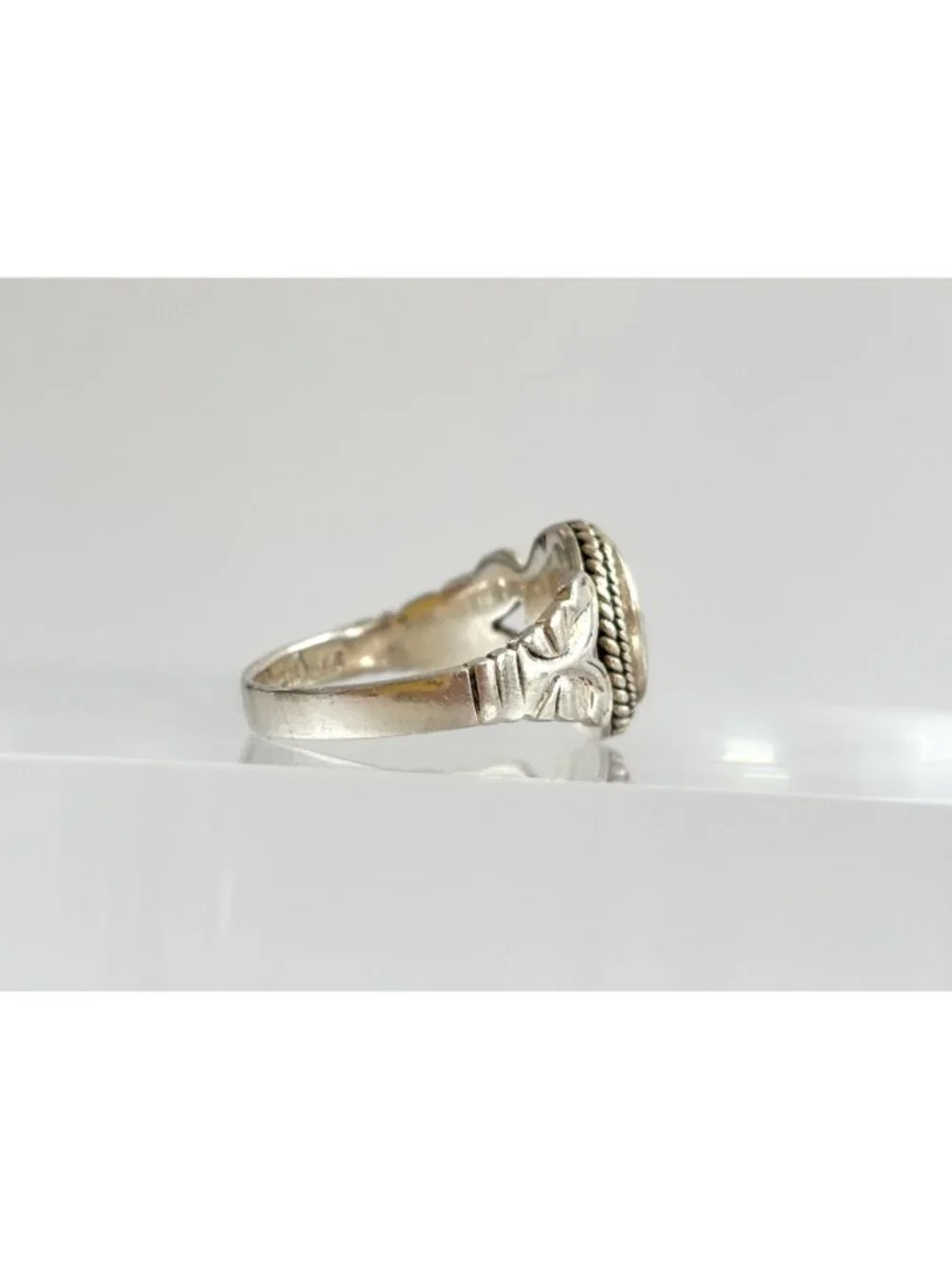 Mother of Pearl Stone Rope Frame Scroll Sterling Silver 925 Vintage Ring - sz 7